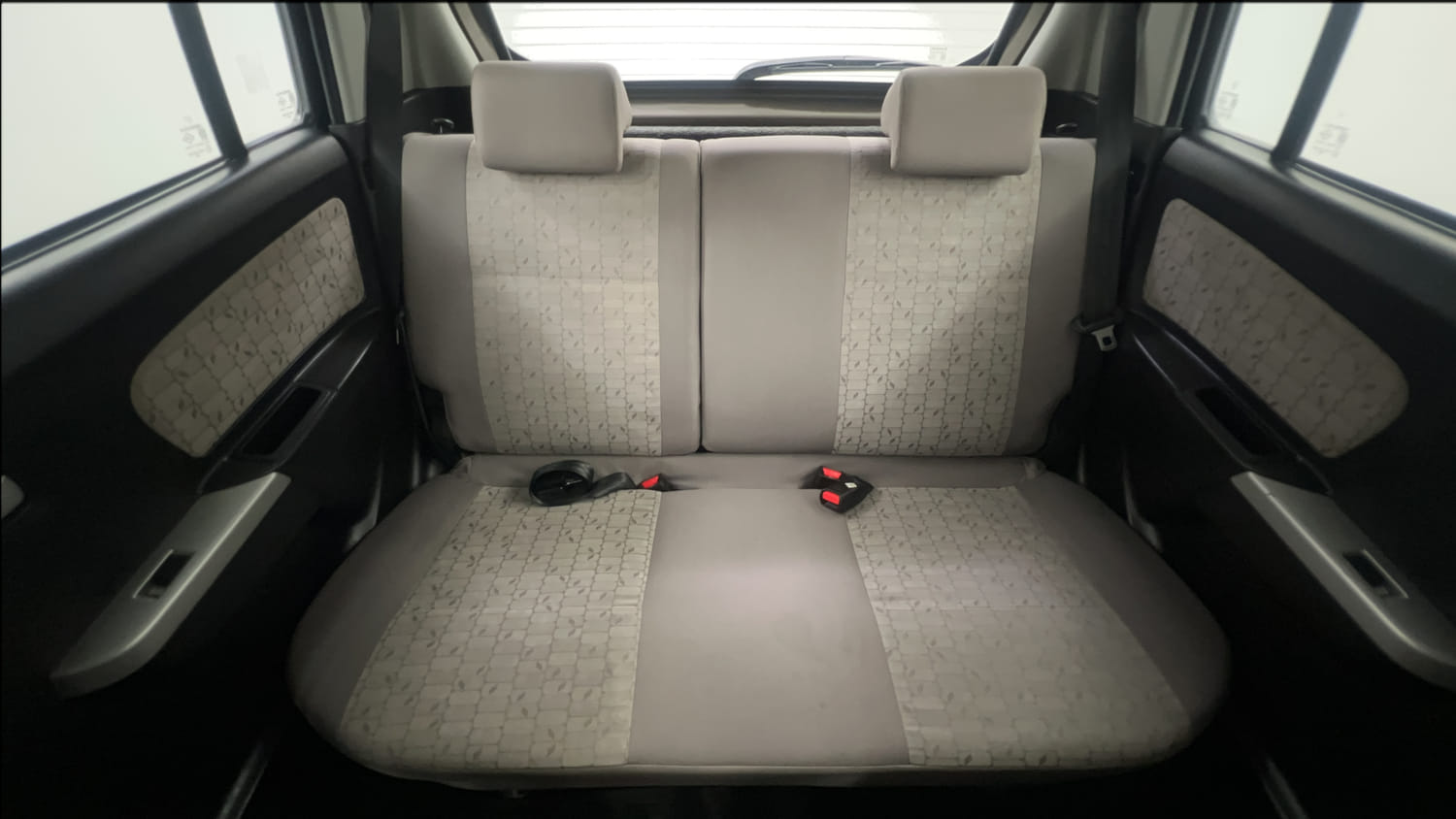 Used 2016 Maruti Suzuki Wagon R 1.0 VXI AMT Petrol Automatic interior REAR SEAT CONDITION VIEW
