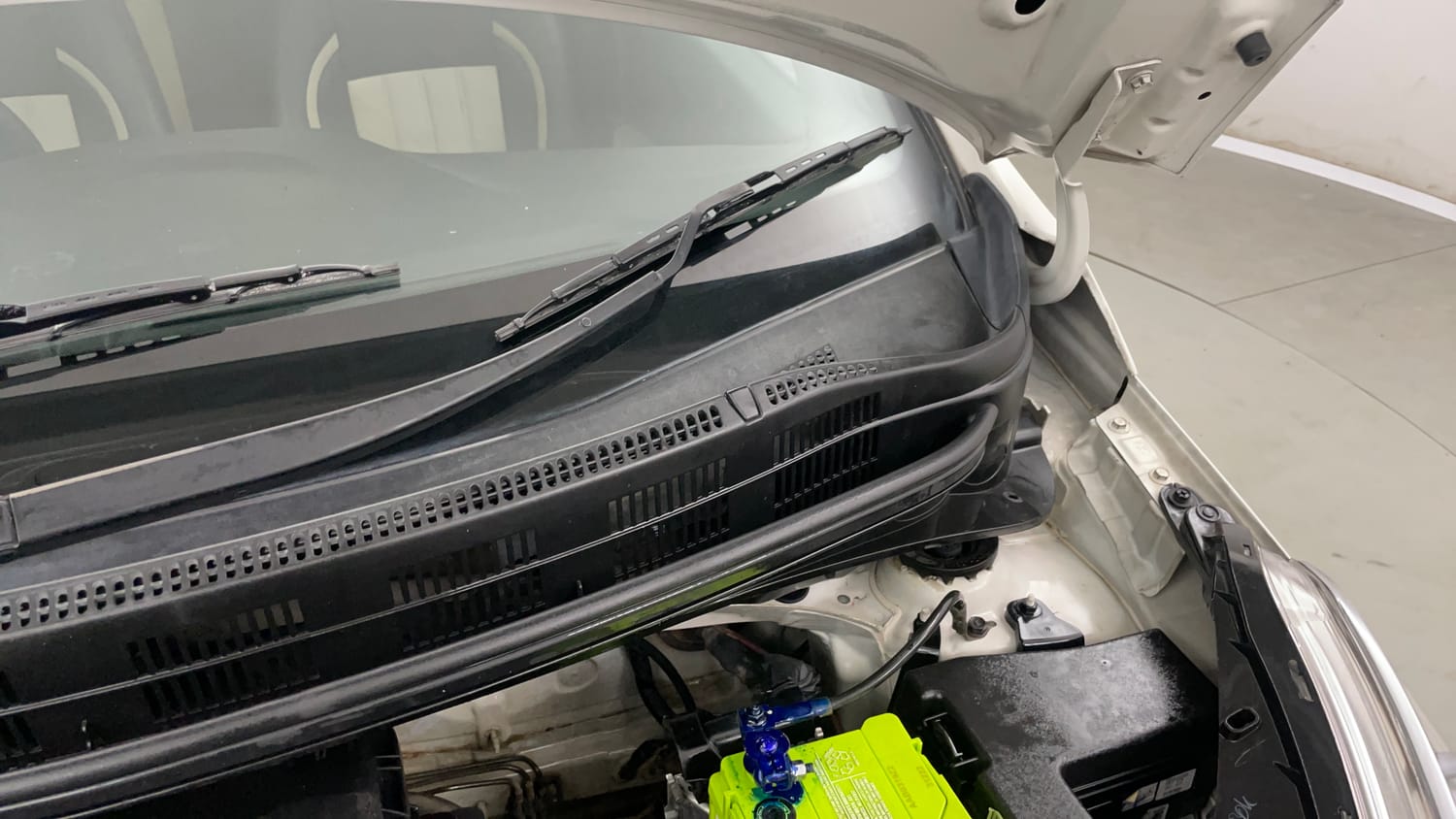 Used 2016 Hyundai Grand i10 Magna 1.2 Kappa VTVT Petrol Manual engine ENGINE LEFT SIDE HINGE & APRON VIEW