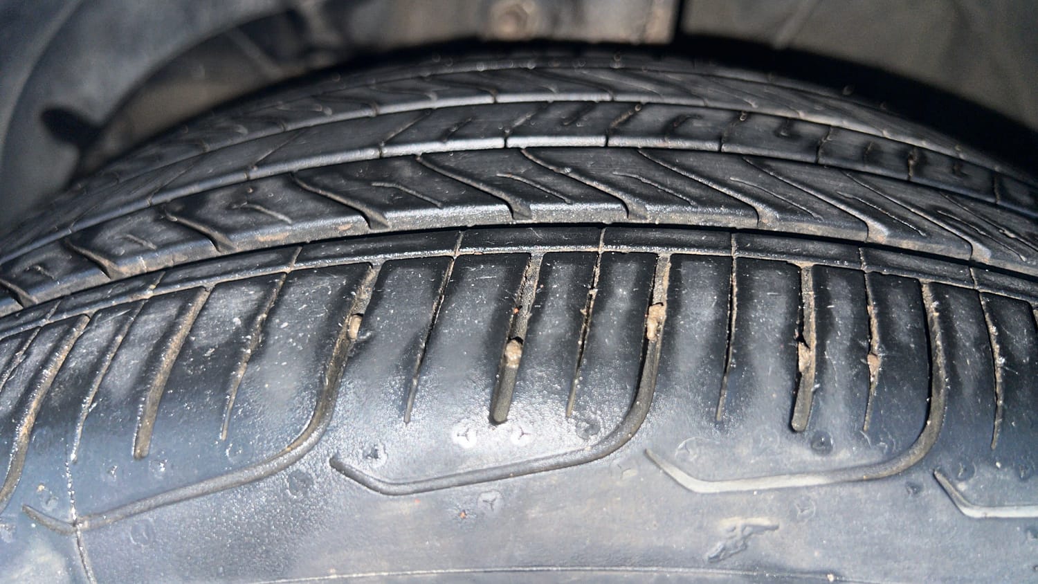 Used 2019 Maruti Suzuki Baleno Zeta Automatic Petrol Automatic tyres LEFT FRONT TYRE TREAD VIEW