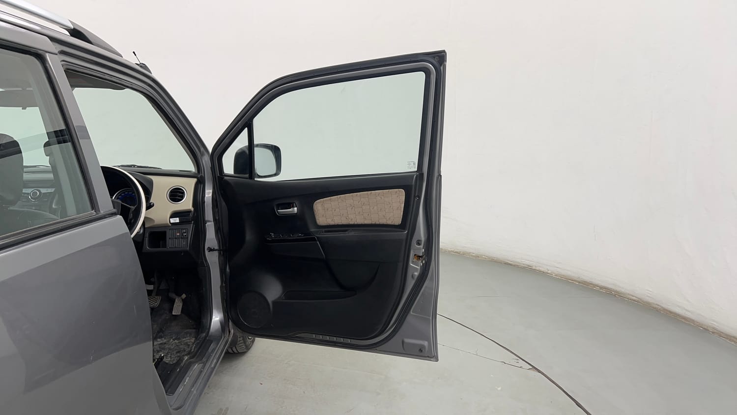Used 2017 Maruti Suzuki Wagon R 1.0 VXI AMT (O) Petrol Automatic interior RIGHT FRONT DOOR OPEN VIEW
