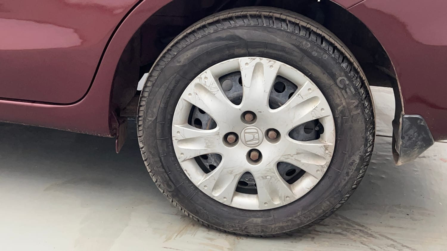 Used 2017 Honda Amaze 1.2 S i-VTEC Opt Petrol Manual tyres LEFT REAR TYRE RIM VIEW