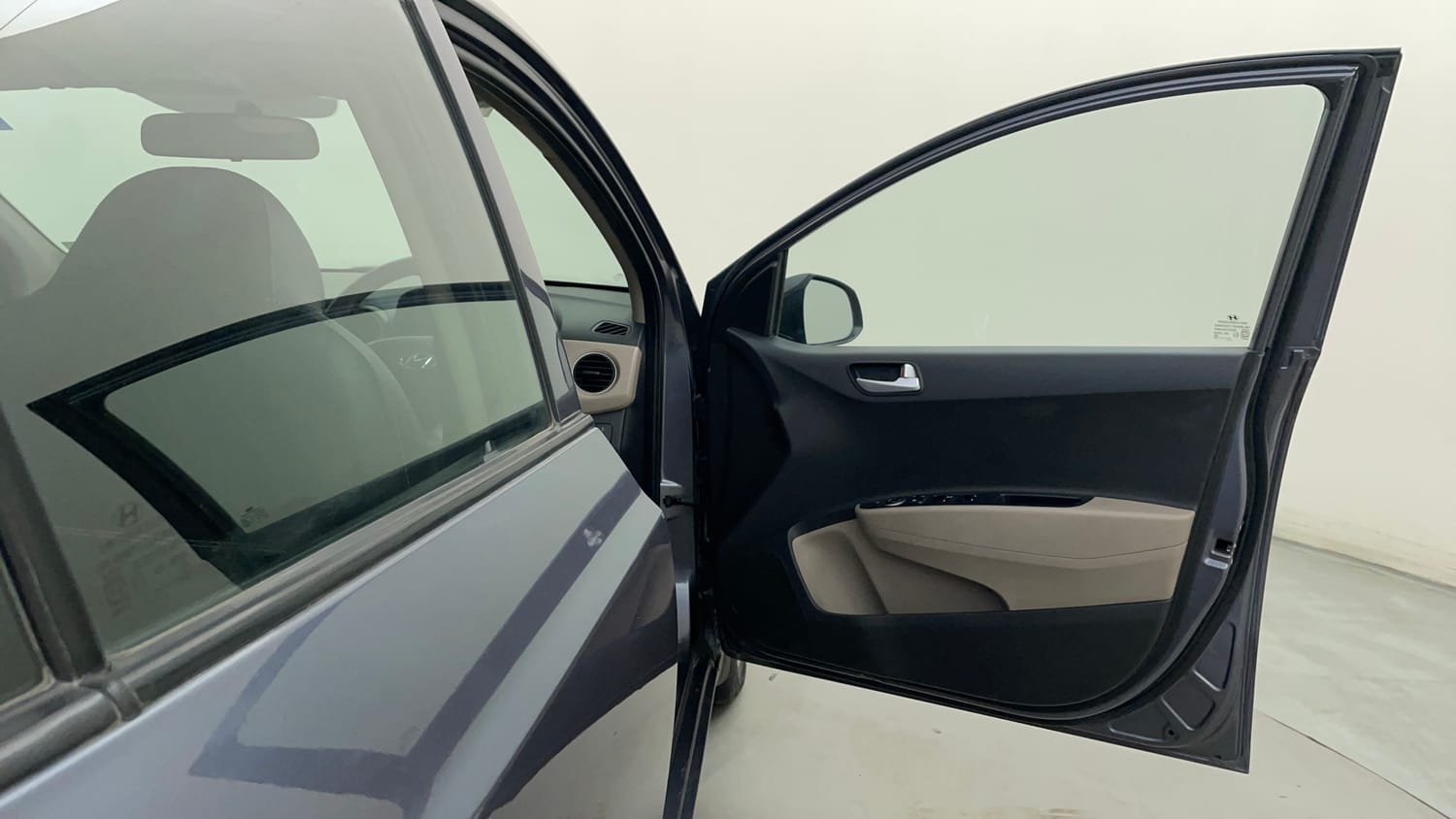 Used 2017 Hyundai Grand i10 Sportz (O) 1.2 Kappa VTVT Petrol Manual interior RIGHT FRONT DOOR OPEN VIEW