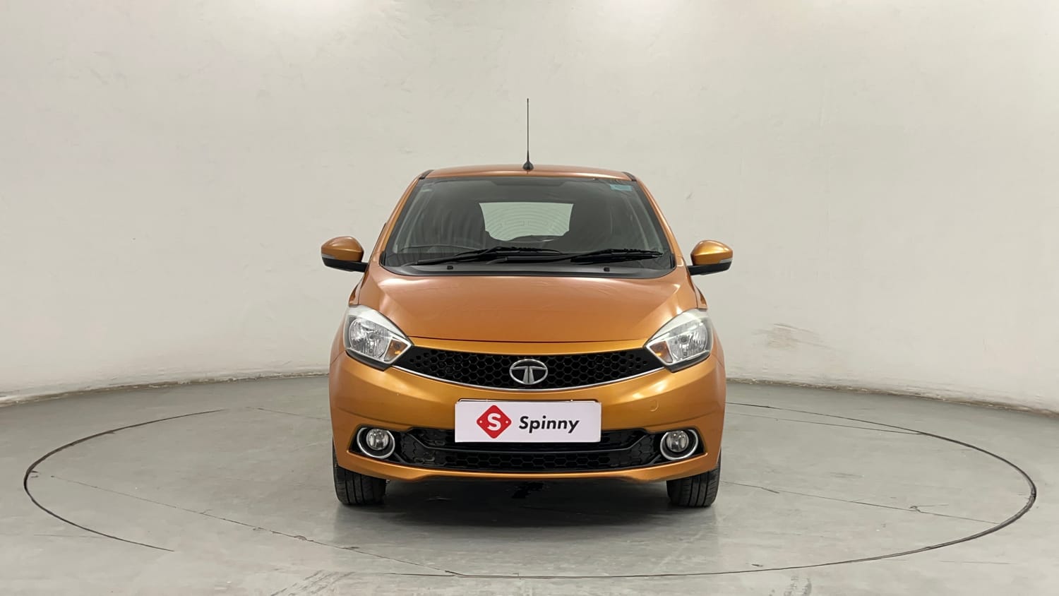 Used 2016 Tata Tiago Revotron XZ Petrol Manual exterior FRONT VIEW