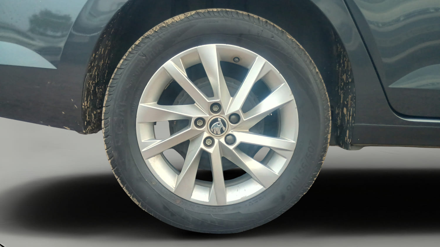 Used 2023 Skoda Slavia Ambition 1.0L TSI MT Petrol Manual tyres RIGHT REAR TYRE RIM VIEW