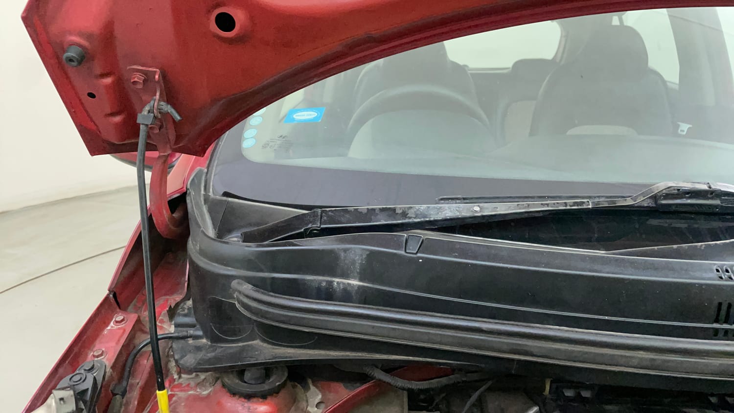 Used 2018 Hyundai Grand i10 Magna 1.2 Kappa VTVT Petrol Manual engine ENGINE RIGHT SIDE HINGE & APRON VIEW