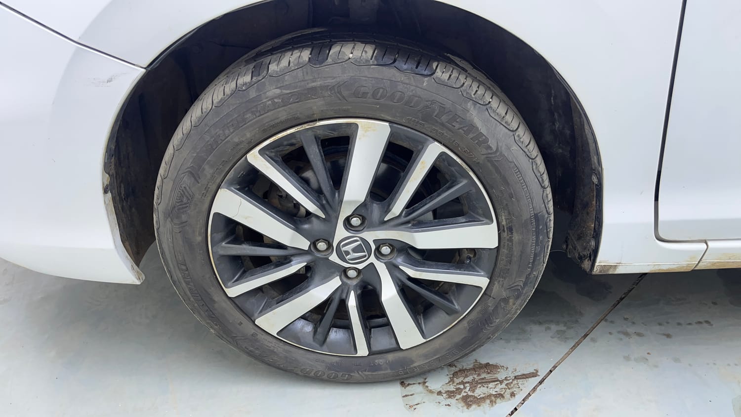Used 2022 Honda City ZX CVT Petrol Petrol Automatic tyres LEFT FRONT TYRE RIM VIEW