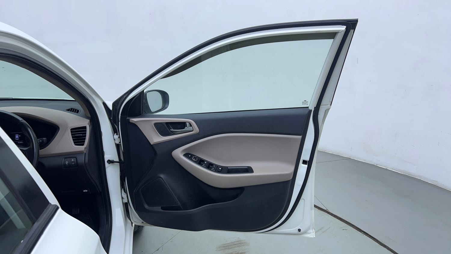 Used 2018 Hyundai Elite i20 Asta 1.2 (O) Petrol Manual interior RIGHT FRONT DOOR OPEN VIEW