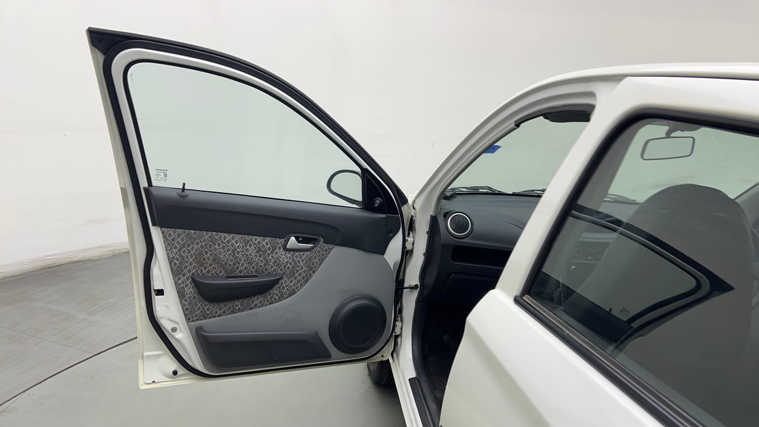 Used 2017 Maruti Suzuki Alto 800 VXi Petrol Manual interior LEFT FRONT DOOR OPEN VIEW