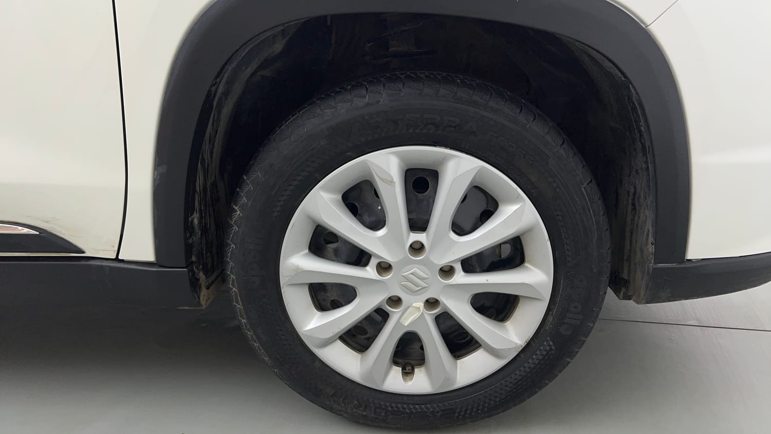 Used 2023 Maruti Suzuki Grand Vitara Sigma Smart Hybrid Petrol Manual tyres RIGHT FRONT TYRE RIM VIEW