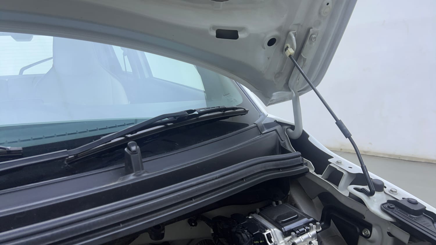 Used 2023 Maruti Suzuki Wagon R ZXI Plus 1.2 AGS Petrol Automatic engine ENGINE LEFT SIDE HINGE & APRON VIEW