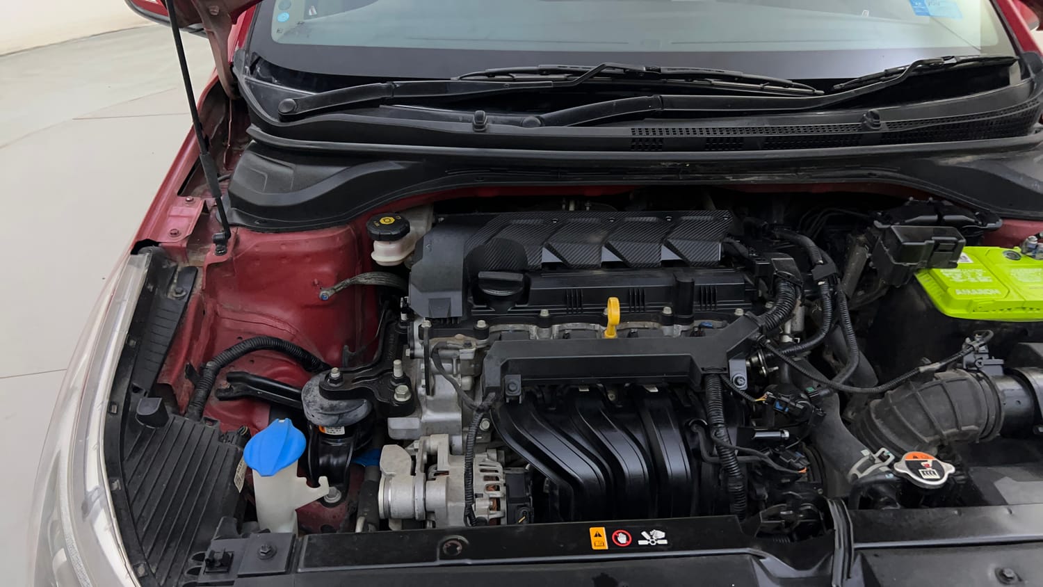 Used 2020 Hyundai Verna SX 1.5 MPi Petrol Manual engine ENGINE RIGHT SIDE HINGE & APRON VIEW