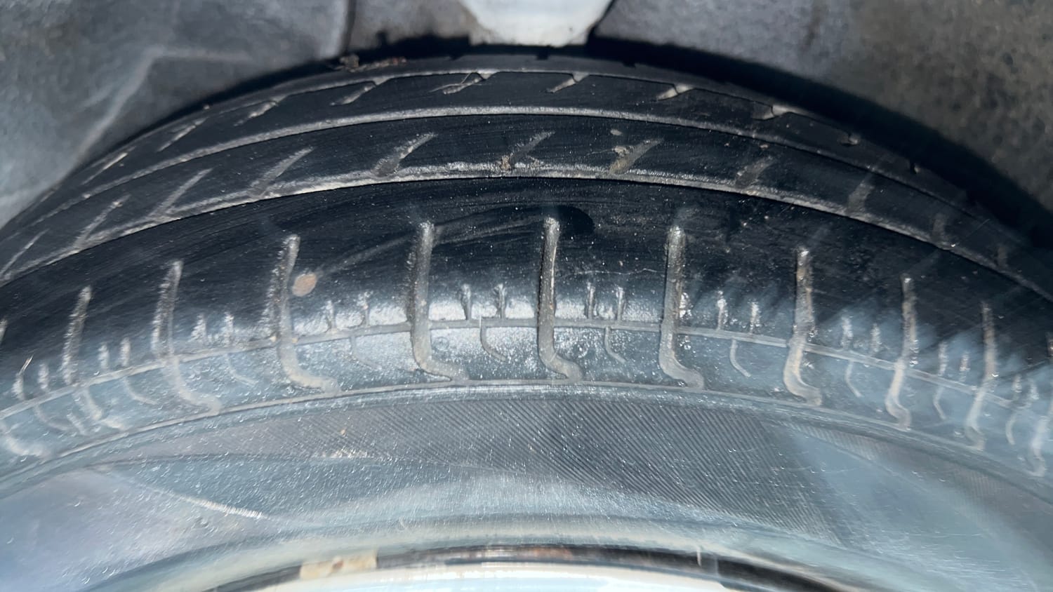 Used 2017 Maruti Suzuki Alto 800 VXi Petrol Manual tyres RIGHT FRONT TYRE TREAD VIEW