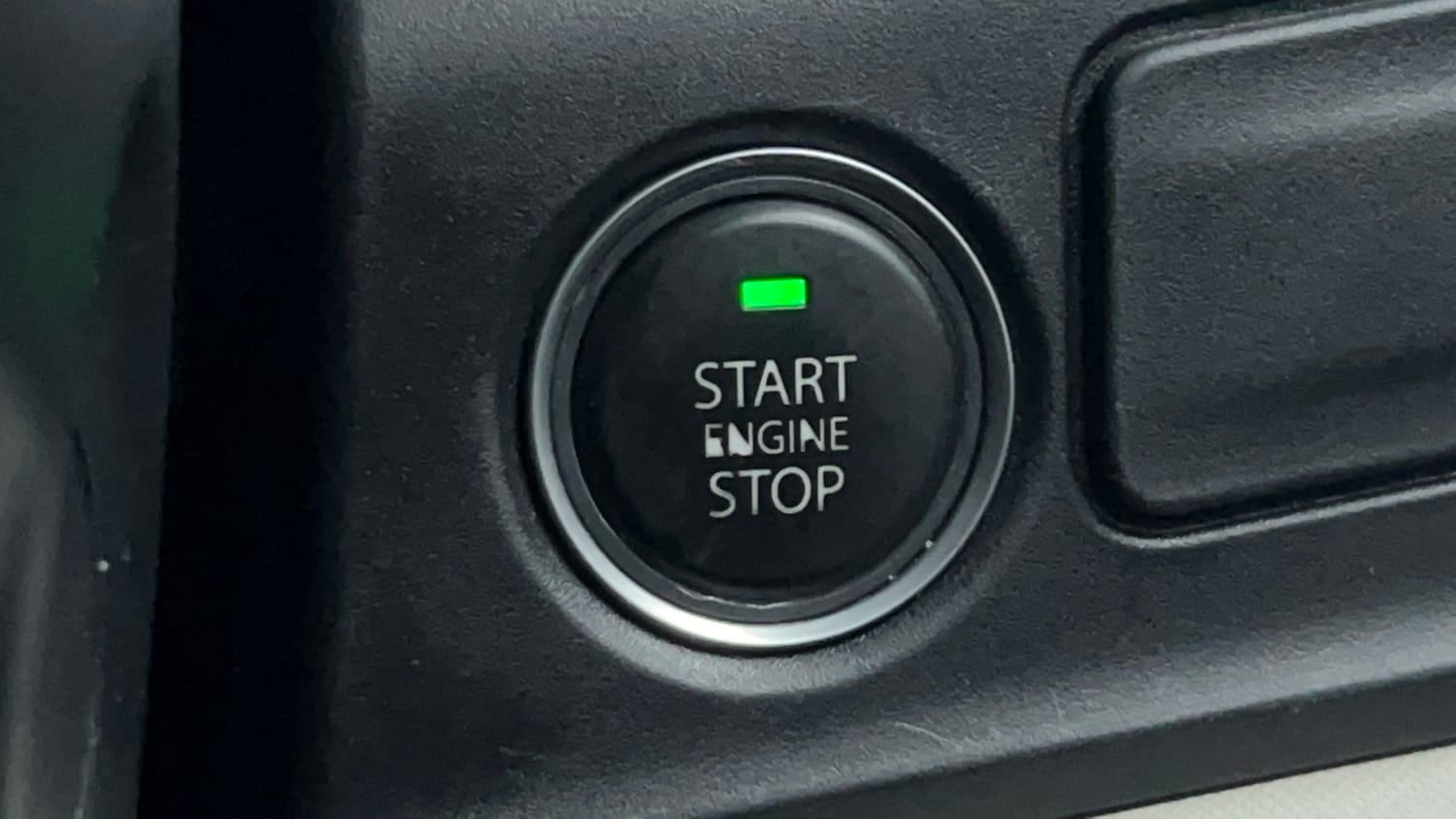 Used 2021 Tata Altroz XZ Plus Petrol Petrol Manual top_features Keyless start