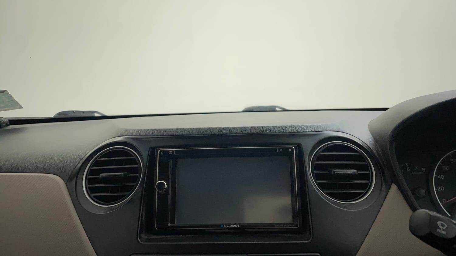Used 2018 Hyundai Grand i10 Magna 1.2 Kappa VTVT Petrol Manual top_features Integrated (in-dash) music system