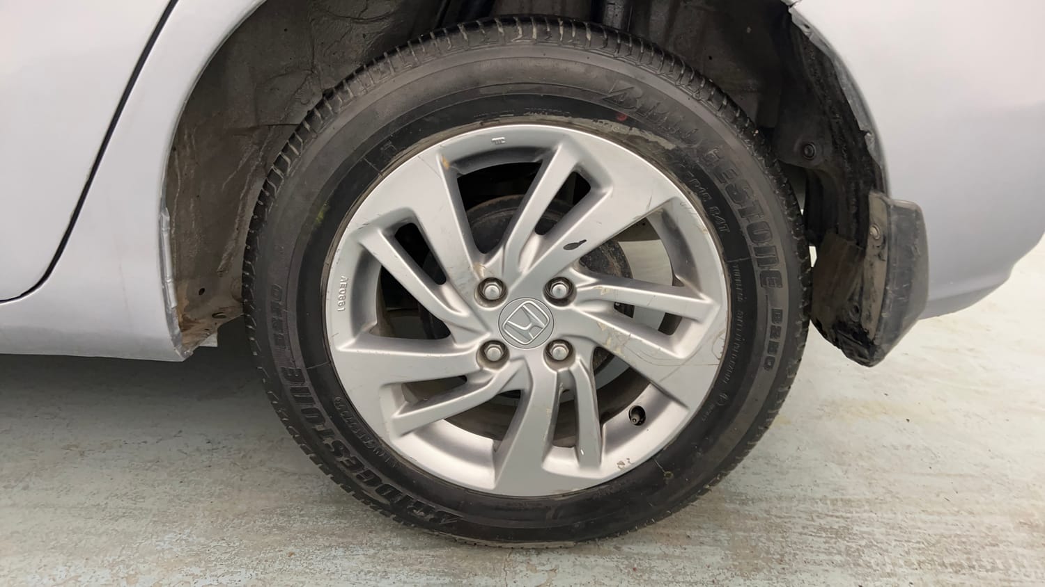 Used 2022 Honda Jazz ZX CVT Petrol Automatic tyres LEFT REAR TYRE RIM VIEW