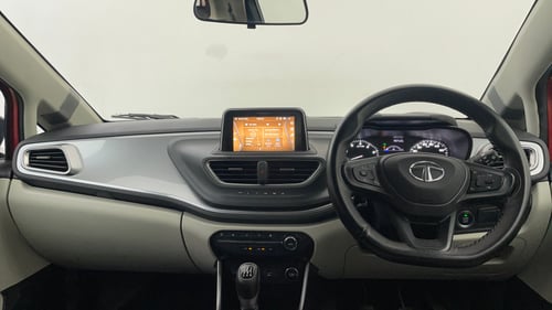 Used 2022 Tata Altroz XZ Petrol Petrol Manual interior DASHBOARD VIEW