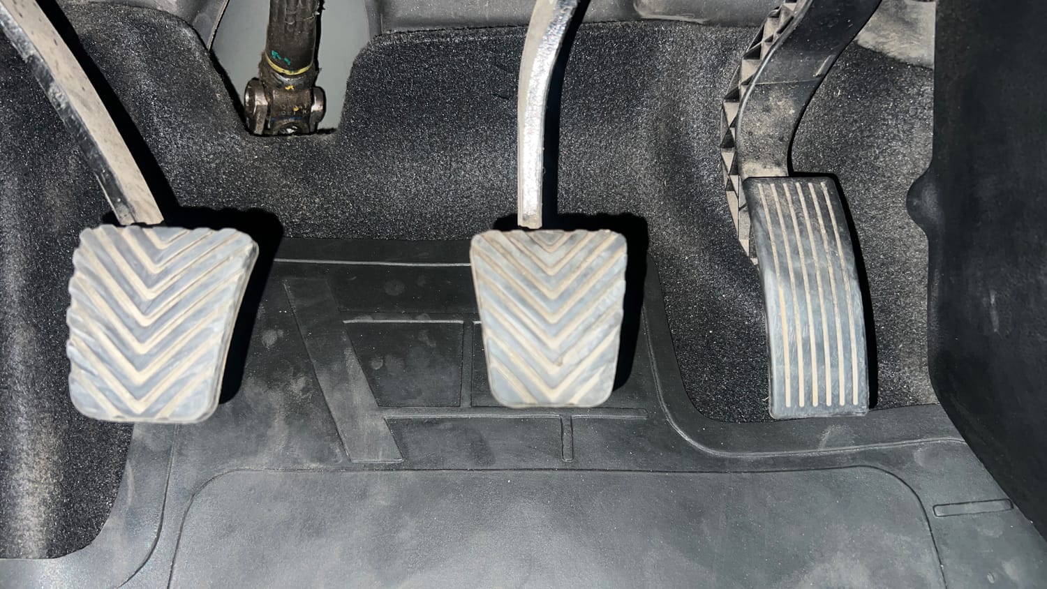 Used 2021 Hyundai Venue SX (O) 1.5 CRDi Diesel Manual interior PEDALS VIEW