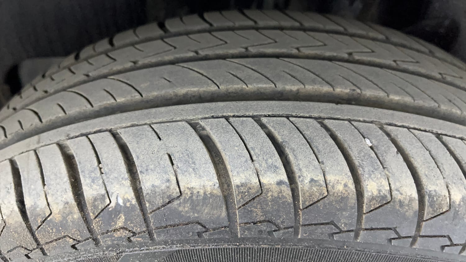 Used 2023 Maruti Suzuki Swift ZXi Plus Petrol Manual tyres LEFT REAR TYRE TREAD VIEW