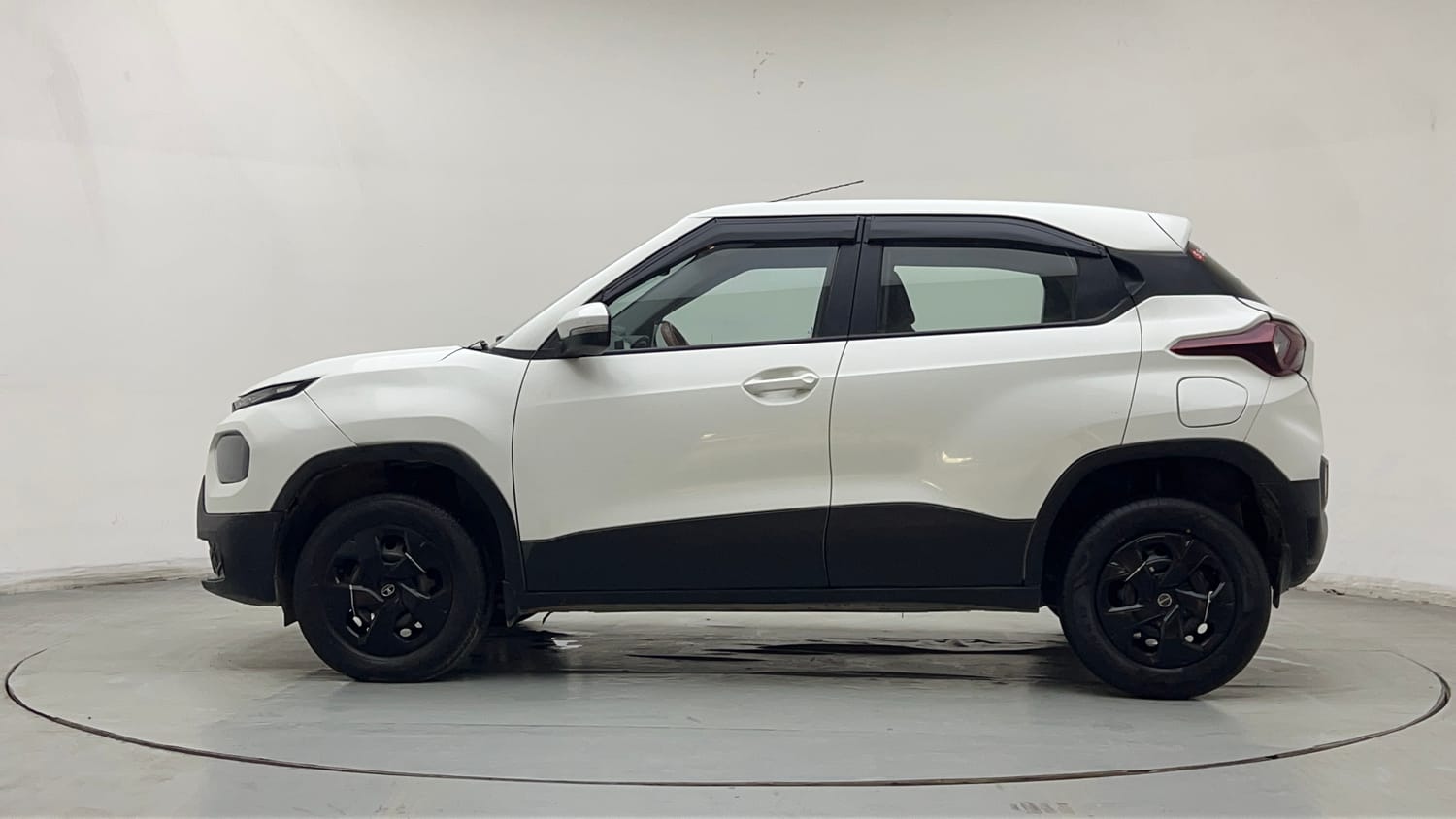 Used 2022 Tata Punch Adventure Rhythm Pack MT Petrol Manual exterior LEFT SIDE VIEW