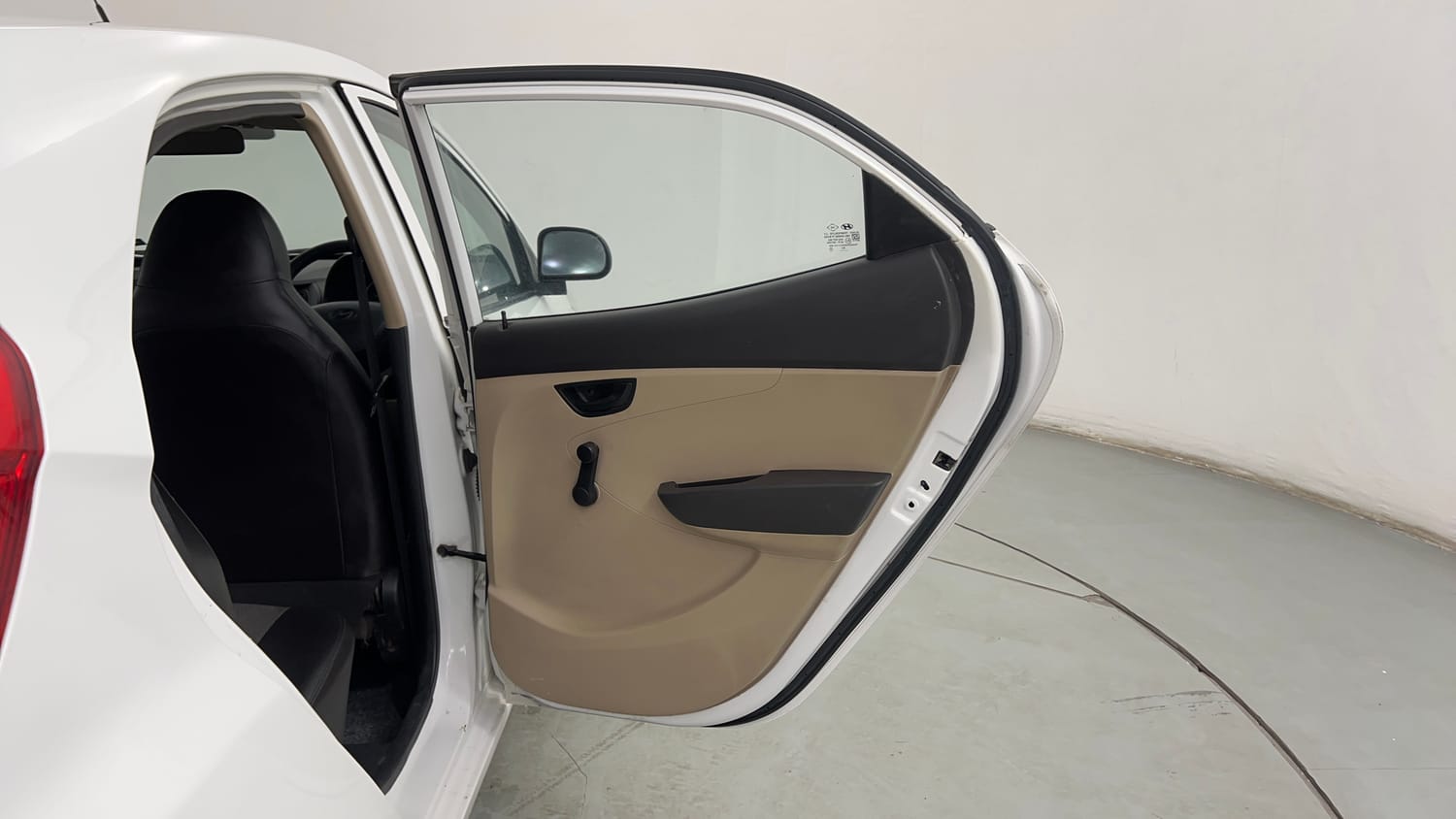 Used 2014 Hyundai Eon Magna Petrol Manual interior RIGHT REAR DOOR OPEN VIEW