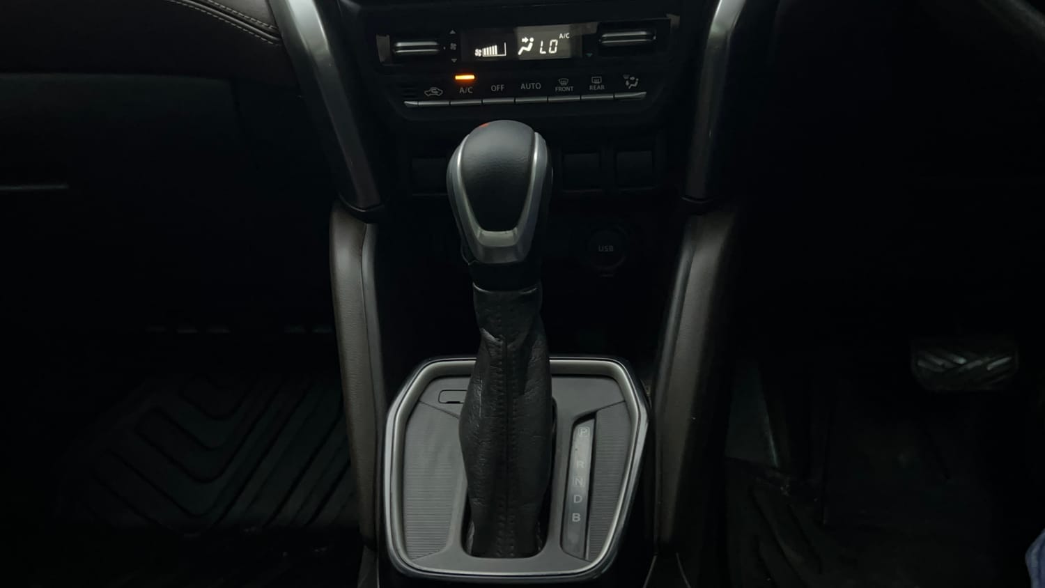 Used 2023 Toyota Urban Cruiser Hyryder V Hybrid Dual Tone Hybrid Automatic interior GEAR  KNOB VIEW