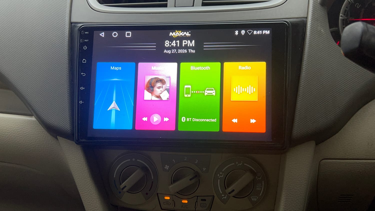 Used 2014 Maruti Suzuki Ertiga ZXi Petrol Manual top_features Integrated (in-dash) music system