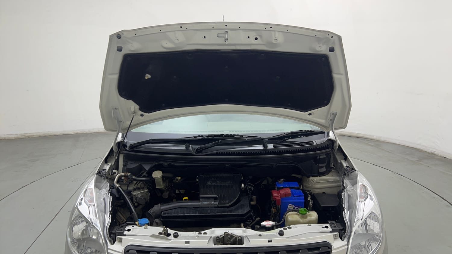 Used 2014 Maruti Suzuki Ertiga ZXi Petrol Manual engine ENGINE & BONNET OPEN FRONT VIEW