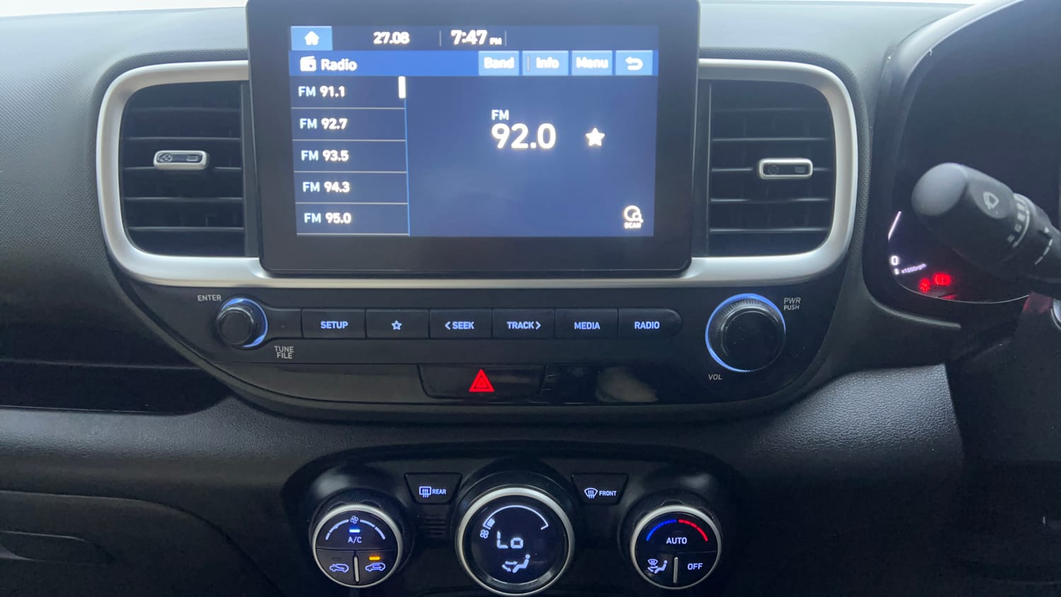 Used 2020 Hyundai Venue SX 1.4 CRDi Diesel Manual interior MUSIC SYSTEM & AC CONTROL VIEW