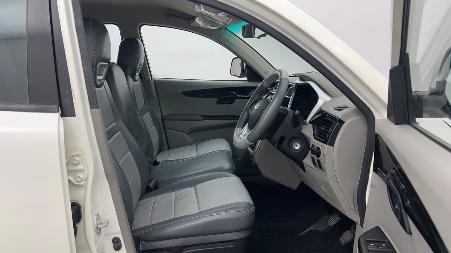 Used 2017 Mahindra KUV100 K6 6 STR Petrol Manual interior RIGHT SIDE FRONT DOOR CABIN VIEW