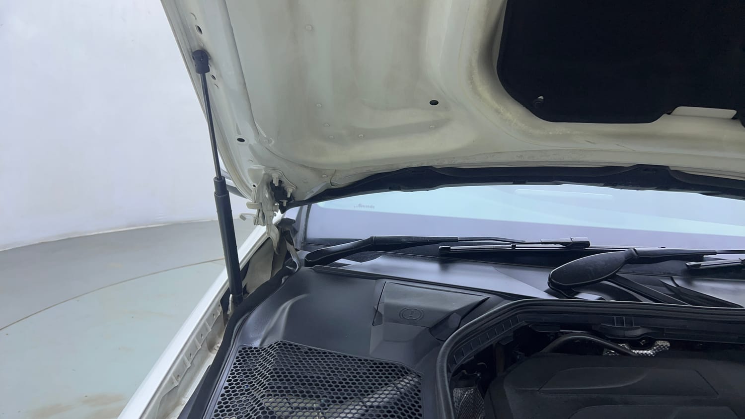 Used 2020 Mercedes-Benz C-Class C 200 Prime Petrol Automatic engine ENGINE RIGHT SIDE HINGE & APRON VIEW