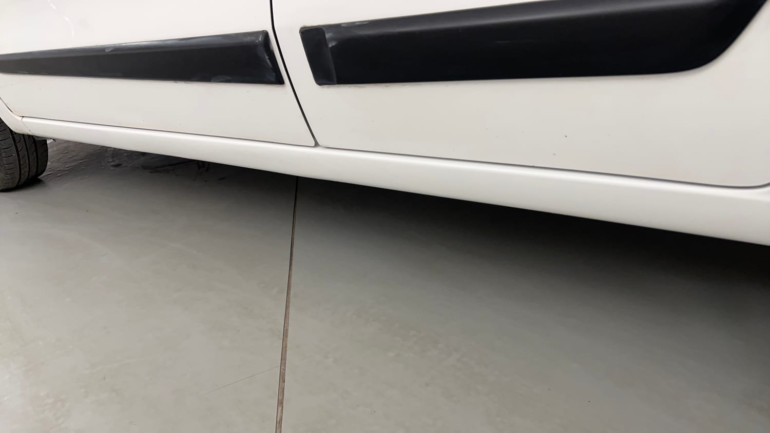 Used 2016 Maruti Suzuki Wagon R 1.0 VXI AMT Petrol Automatic dents MINOR DENT