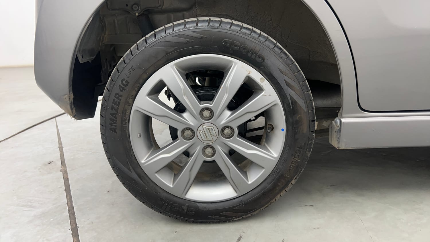 Used 2017 Maruti Suzuki Wagon R VXI+ Petrol Manual tyres RIGHT REAR TYRE RIM VIEW