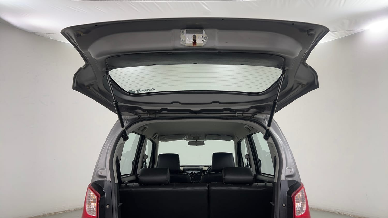 Used 2017 Maruti Suzuki Wagon R 1.0 VXI AMT (O) Petrol Automatic interior DICKY DOOR OPEN VIEW