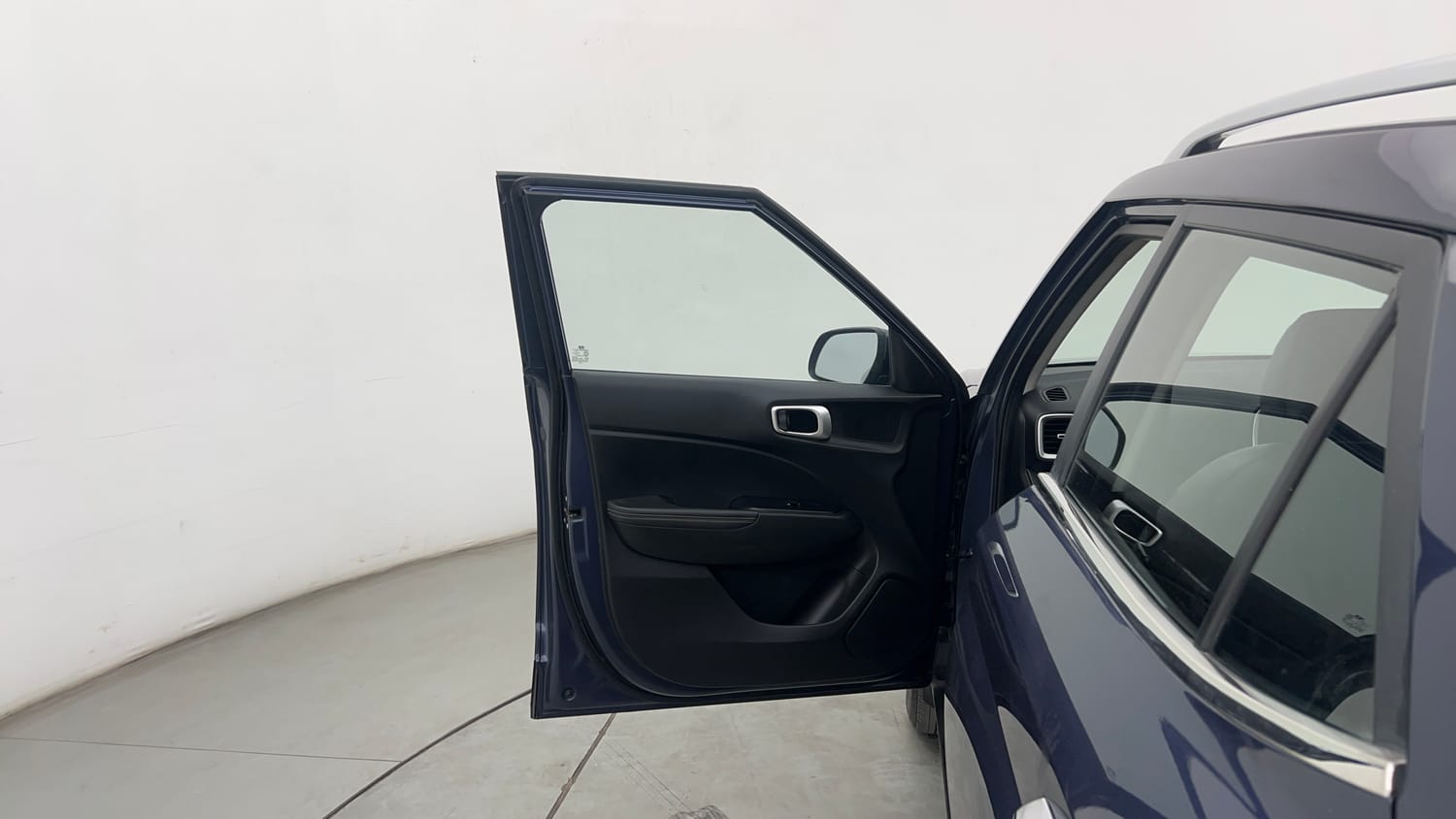 Used 2021 Hyundai Venue SX (O) 1.5 CRDi Diesel Manual interior LEFT FRONT DOOR OPEN VIEW