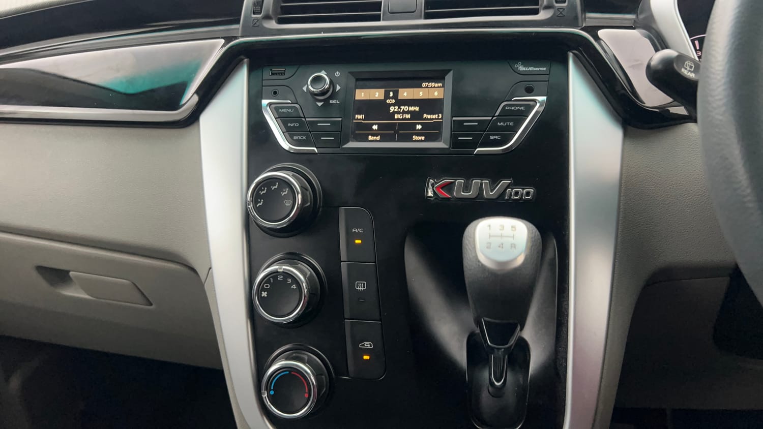 Used 2017 Mahindra KUV100 K6 6 STR Petrol Manual interior MUSIC SYSTEM & AC CONTROL VIEW