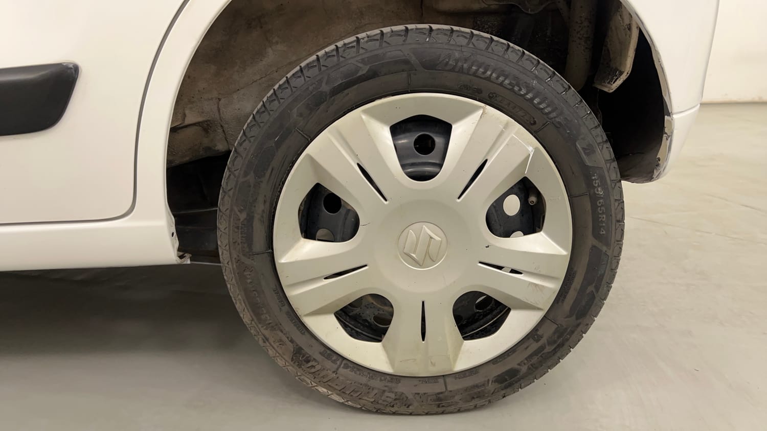 Used 2016 Maruti Suzuki Wagon R 1.0 VXI AMT Petrol Automatic tyres LEFT REAR TYRE RIM VIEW