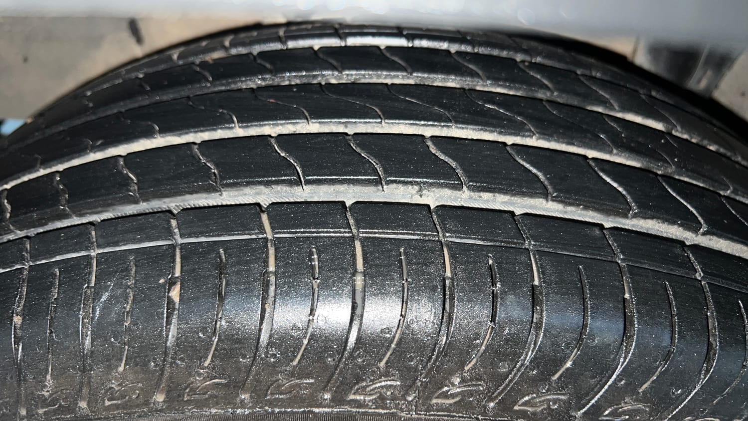 Used 2023 Renault Kiger RXZ AMT Petrol Automatic tyres RIGHT REAR TYRE TREAD VIEW
