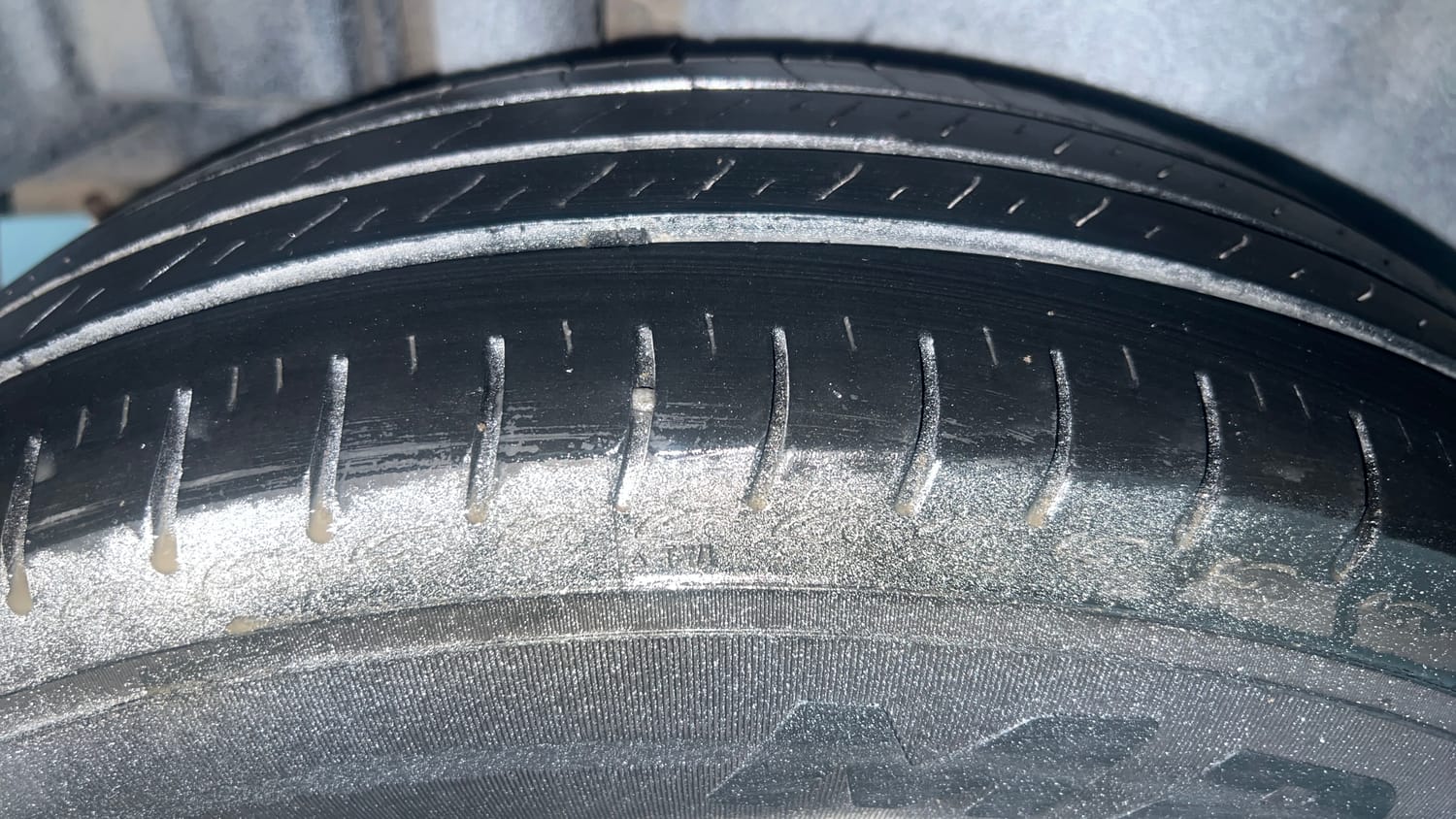 Used 2016 Maruti Suzuki Swift Dzire VXI Petrol Manual tyres RIGHT REAR TYRE TREAD VIEW