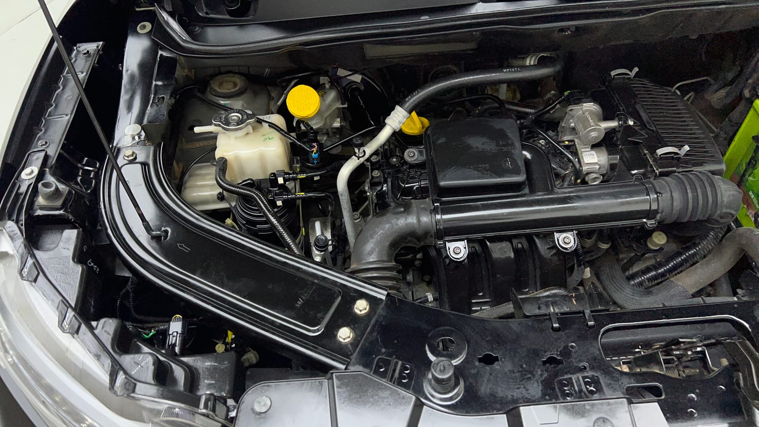 Used 2023 Renault Kiger RXZ AMT Petrol Automatic engine ENGINE RIGHT SIDE VIEW