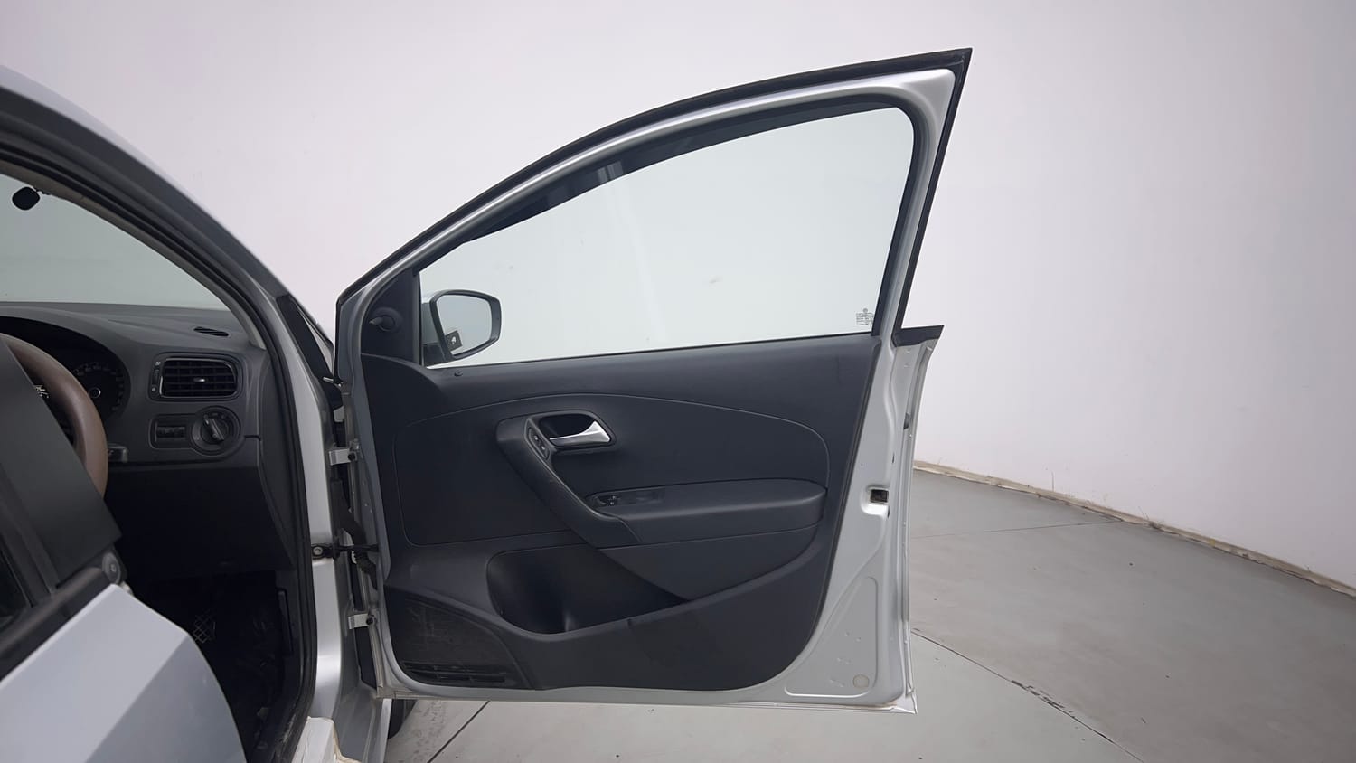 Used 2017 Volkswagen Ameo Trendline 1.2L (P) Petrol Manual interior RIGHT FRONT DOOR OPEN VIEW