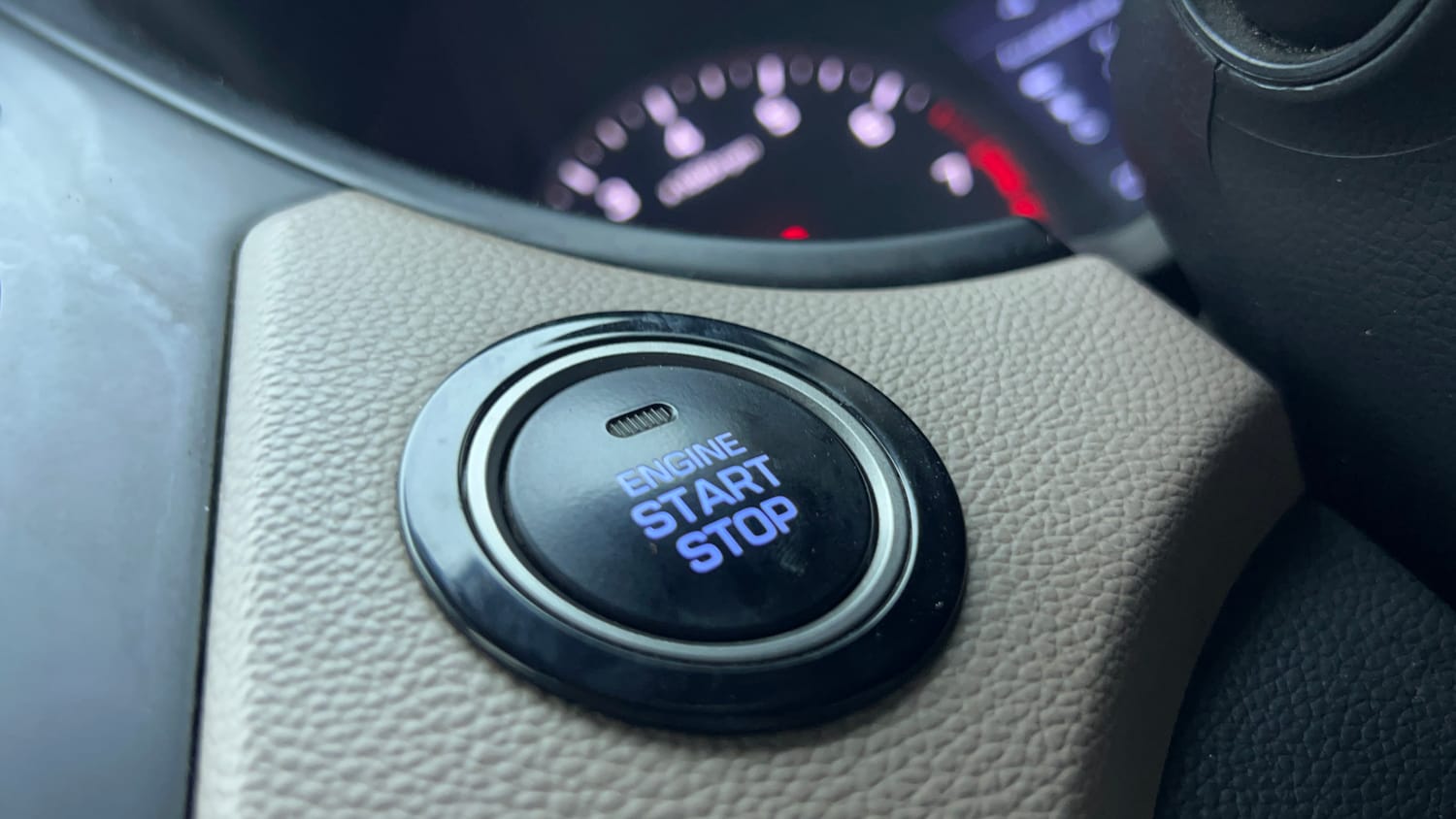 Used 2018 Hyundai Elite i20 Asta 1.2 (O) Petrol Manual top_features Keyless start