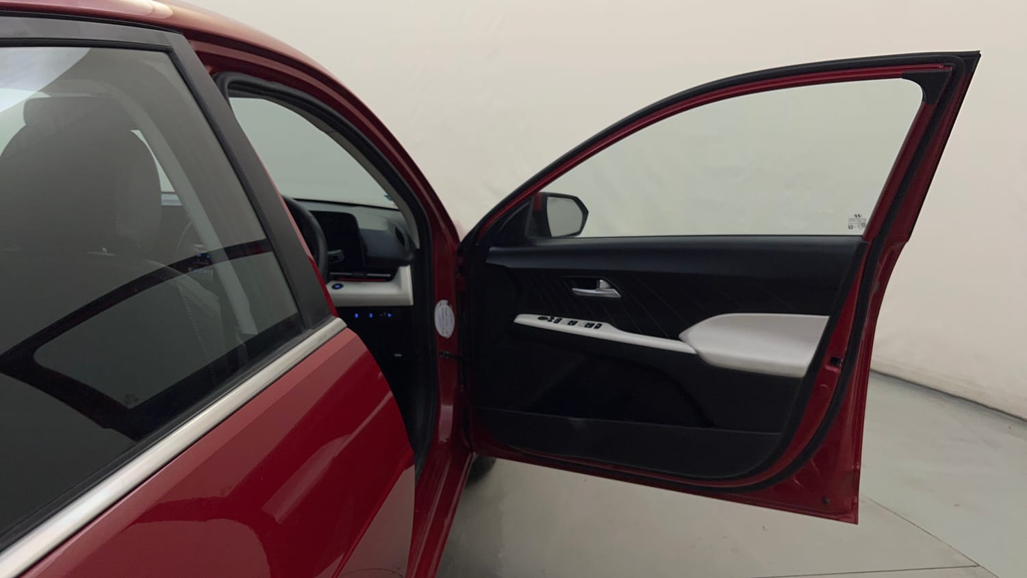 Used 2023 Hyundai Verna SX 1.5 Petrol MT Petrol Manual interior RIGHT FRONT DOOR OPEN VIEW