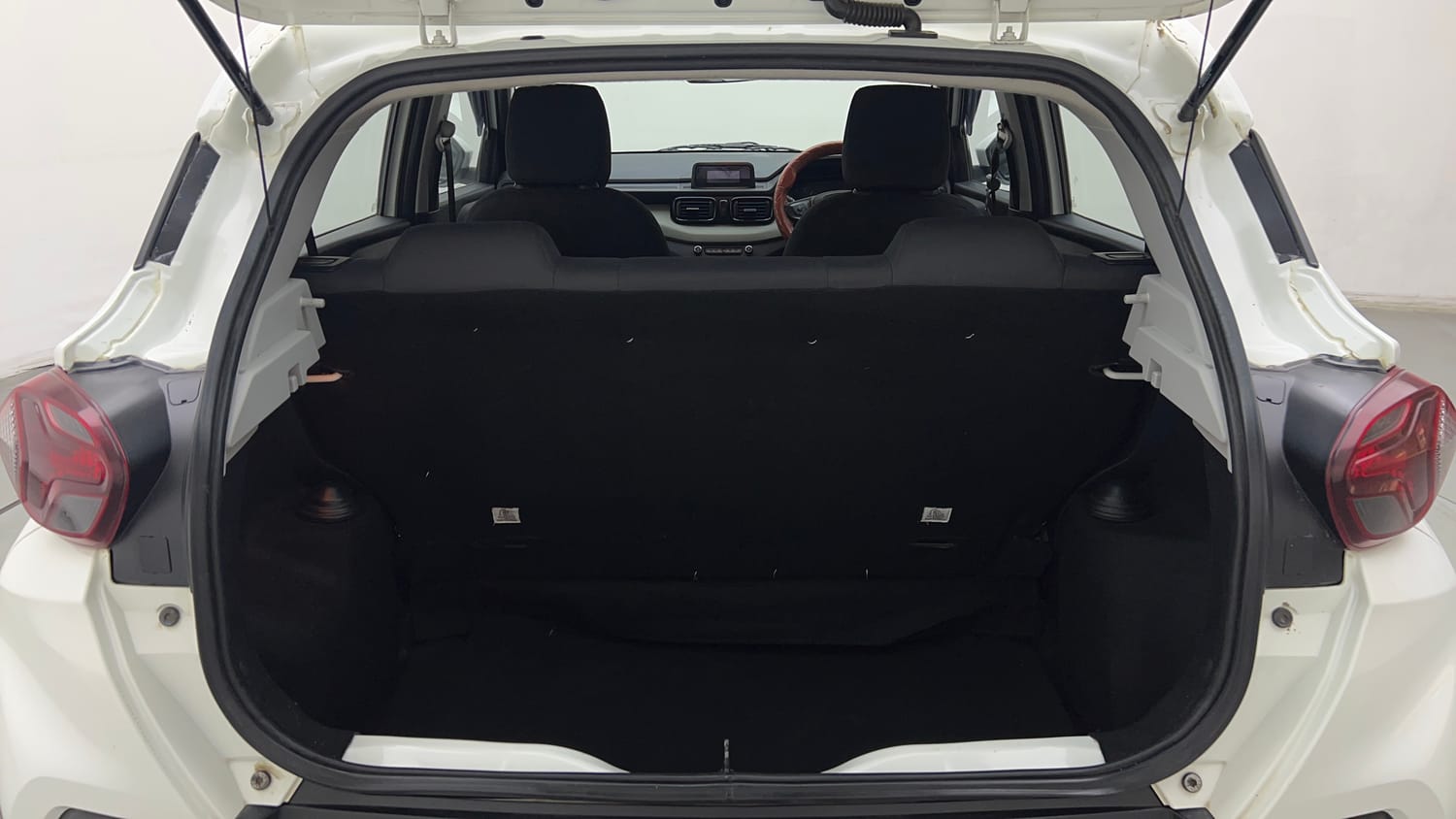Used 2022 Tata Punch Adventure Rhythm Pack MT Petrol Manual interior DICKY INSIDE VIEW