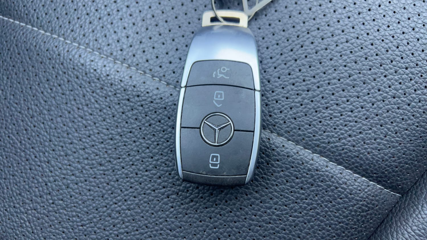 Used 2020 Mercedes-Benz C-Class C 200 Prime Petrol Automatic extra CAR KEY VIEW
