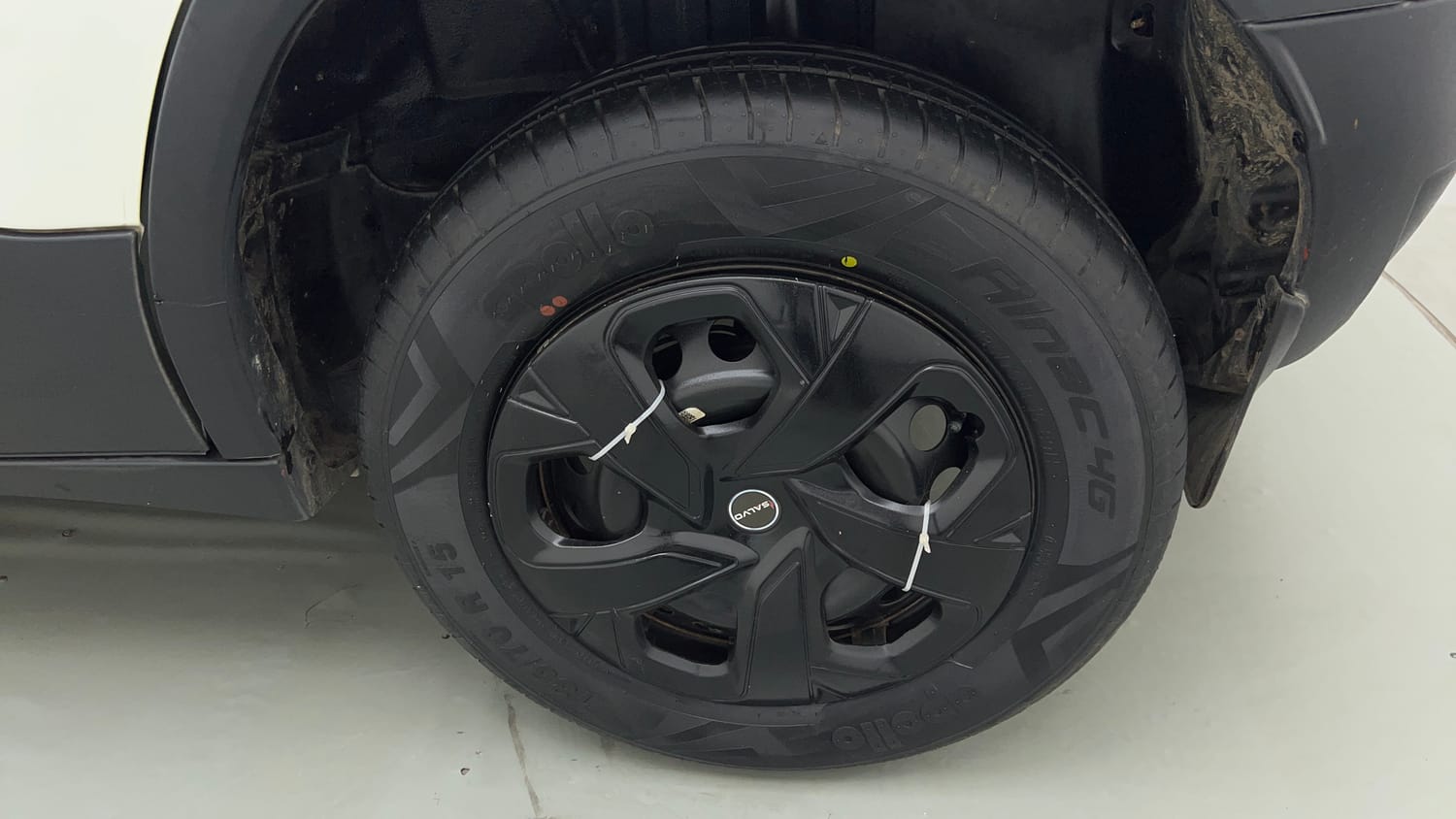 Used 2022 Tata Punch Adventure Rhythm Pack MT Petrol Manual tyres LEFT REAR TYRE RIM VIEW