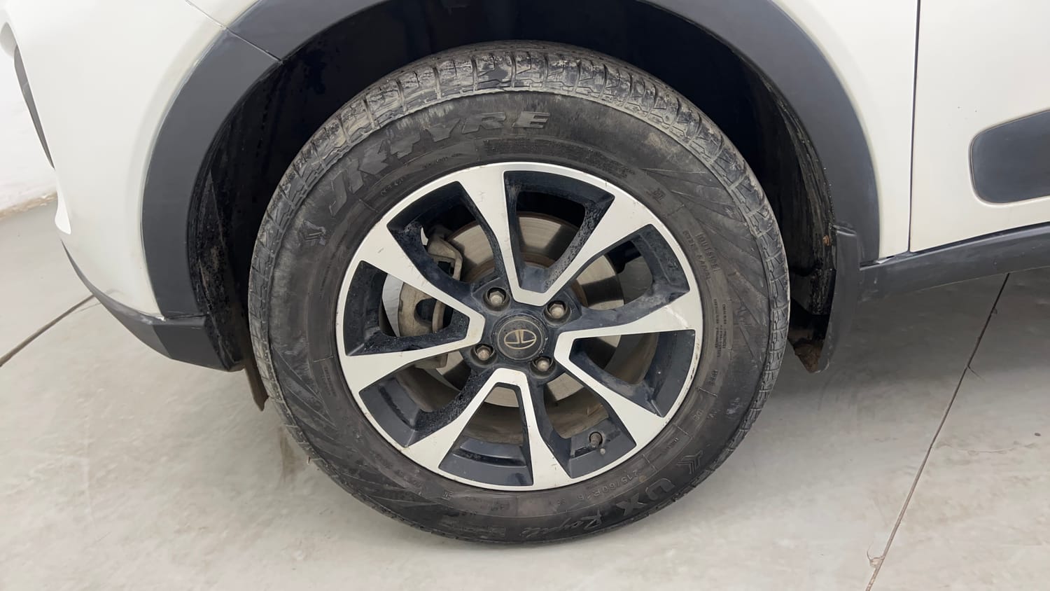 Used 2021 Tata Nexon XZ Plus (O) Diesel Diesel Manual tyres LEFT FRONT TYRE RIM VIEW
