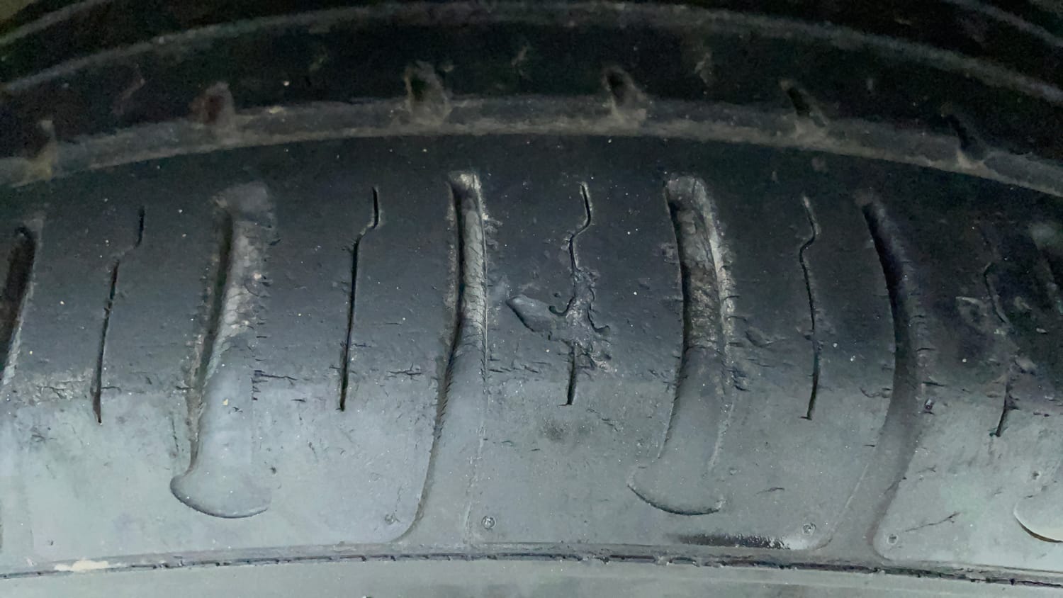 Used 2017 Hyundai Elite i20 Magna Executive 1.2 Petrol Manual tyres RIGHT FRONT TYRE TREAD VIEW