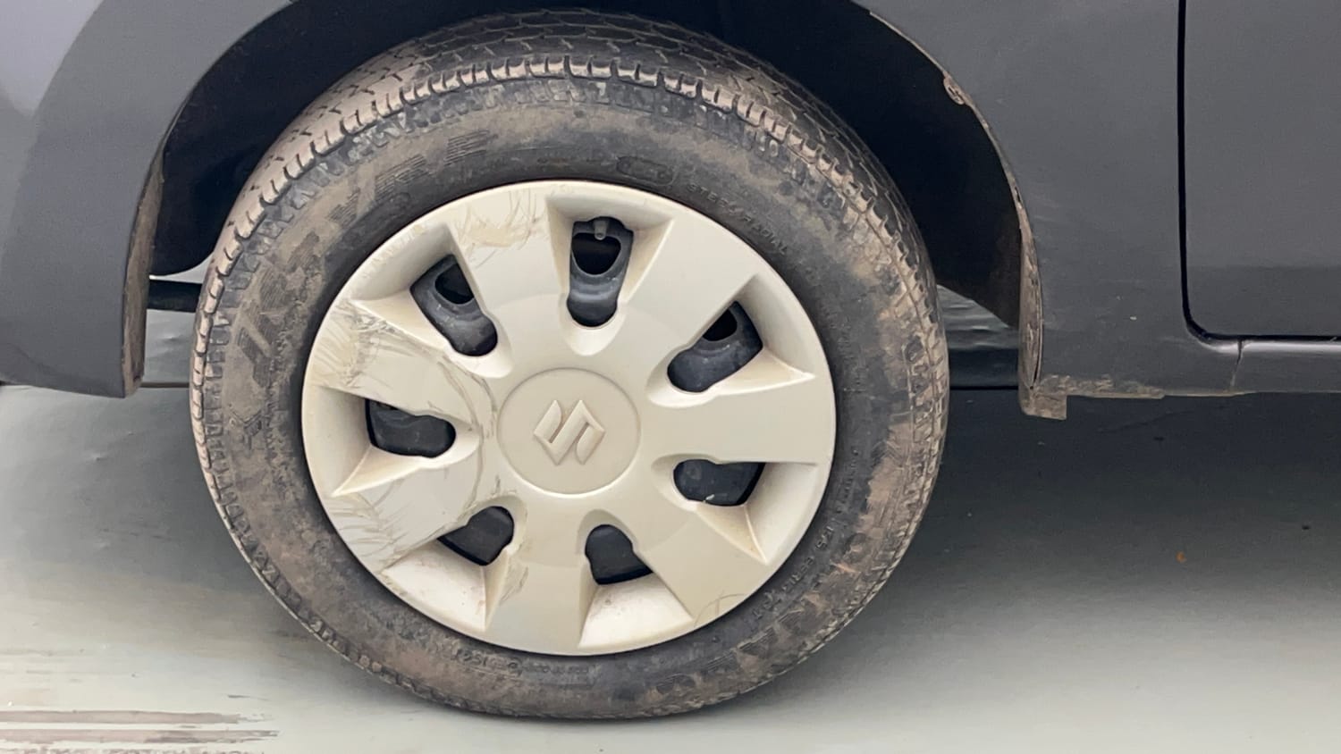 Used 2015 Maruti Suzuki Alto K10 VXi AMT Petrol Automatic tyres LEFT FRONT TYRE RIM VIEW