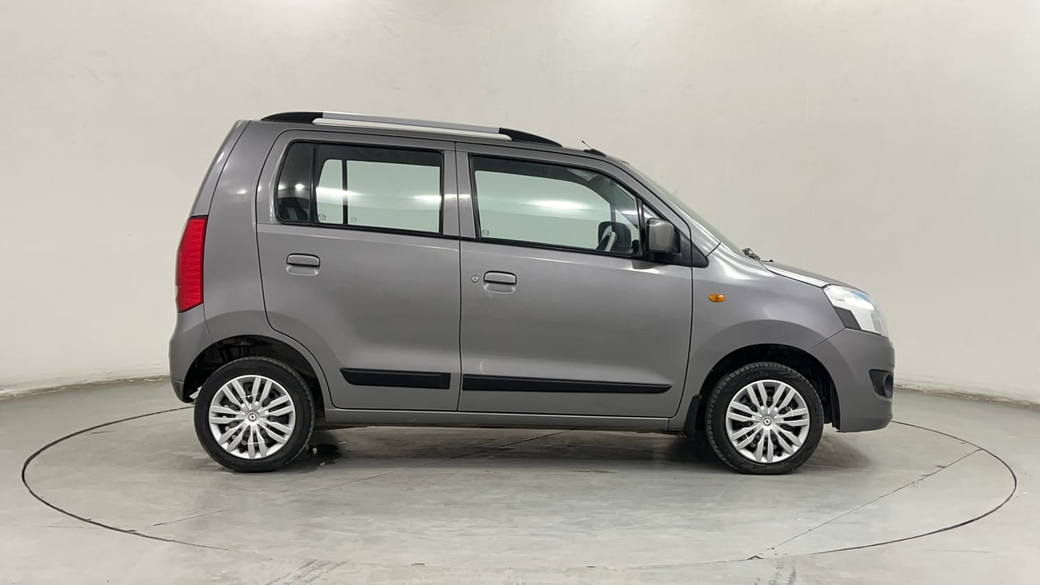 Used 2017 Maruti Suzuki Wagon R 1.0 VXI AMT (O) Petrol Automatic exterior RIGHT SIDE VIEW