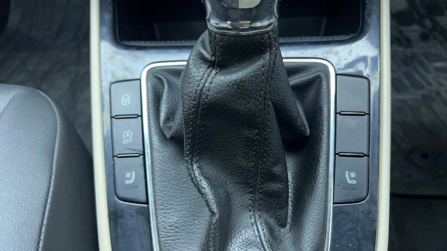 Used 2022 Skoda Slavia Style 1.0L TSI AT Petrol Automatic top_features Ventilated seats